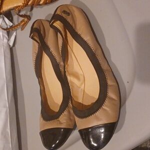 Woman’s Cole Haan tan ballet flats with black toe. Size 8.5B All leather. Comfy!